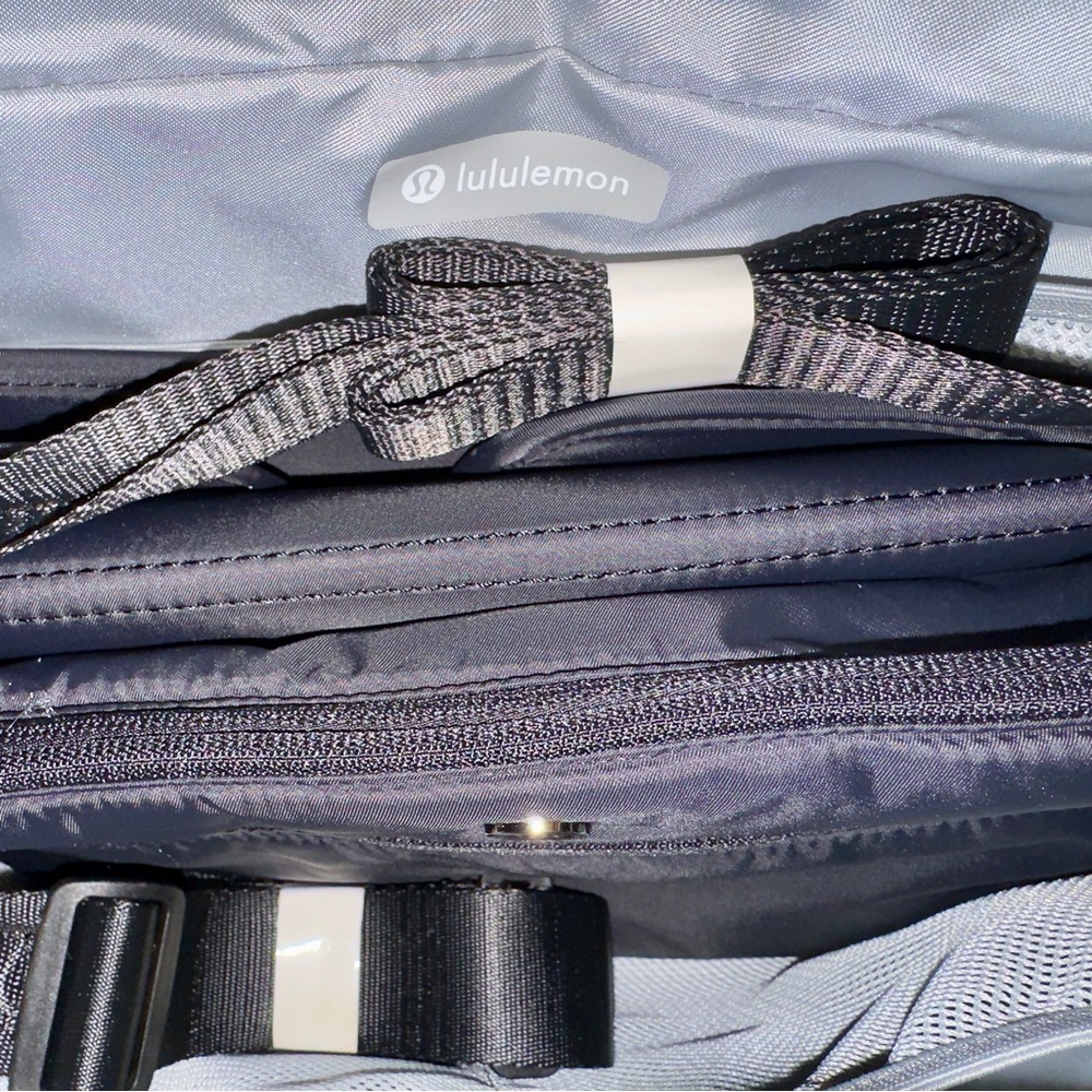 Lululemon New Parent Tote 20L in Black New with Tag - Picture 15 of 15